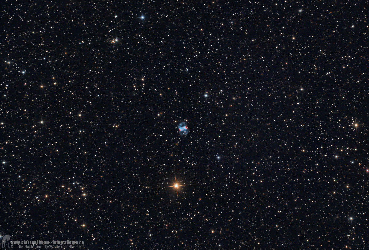 Kleiner Hantelnebel M76, Messier 76. Ein planetarischer Nebel im Sternbild Perseus
